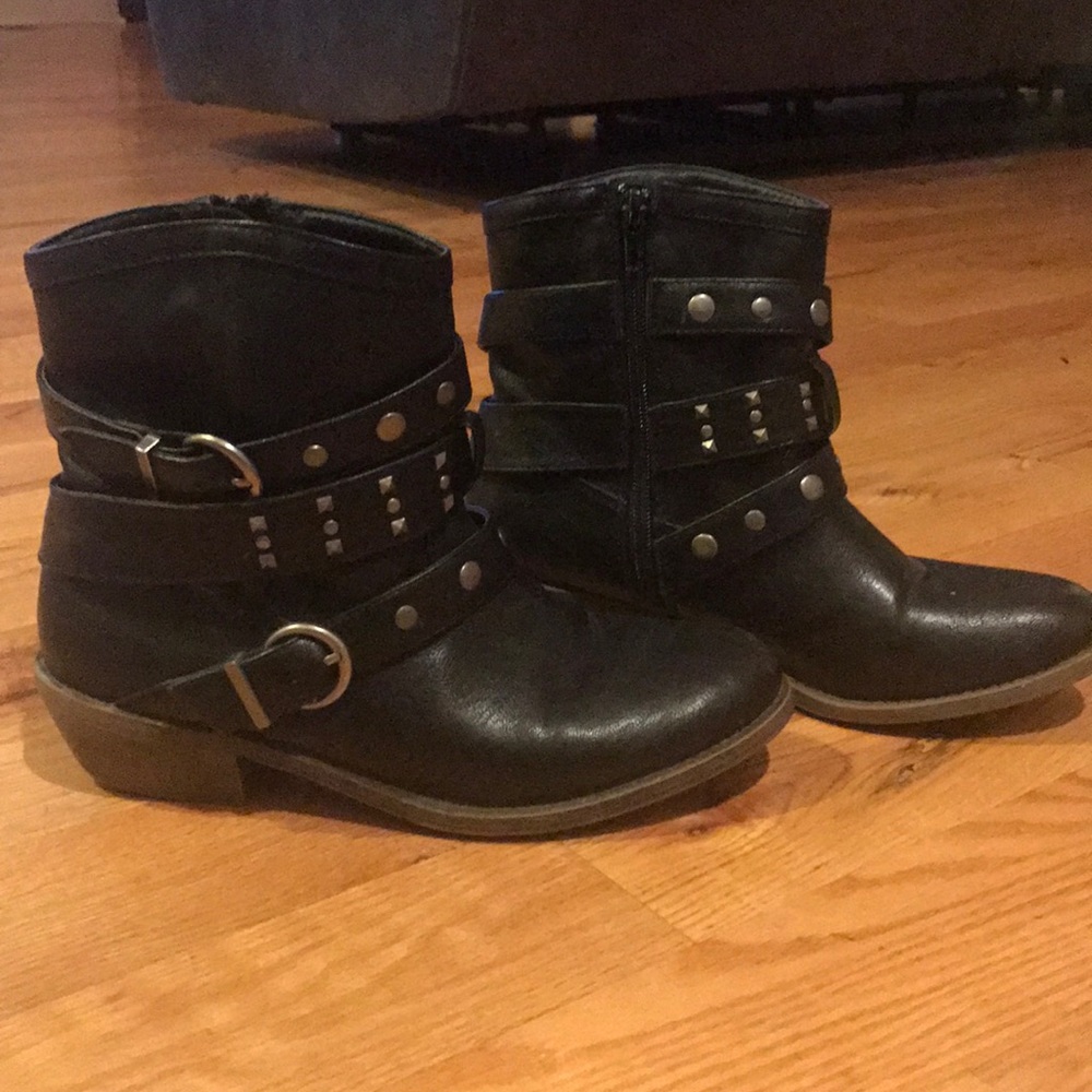 Olsenboye booties